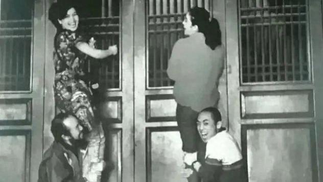 张艺谋有多爱巩俐？一张照片流出，网友：酸了酸了……