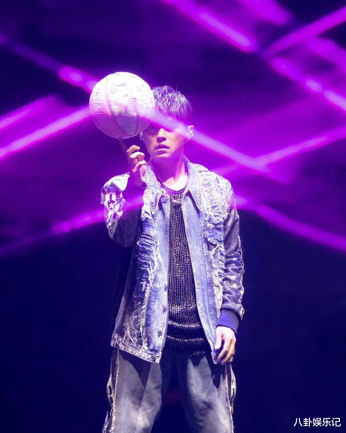 周杰伦疑曝出大瓜！炒币亏了几亿，赌博输了上亿，如今狂开演唱会赚钱