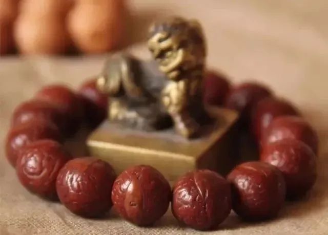 凤眼脏,用肥皂水刷了个痛快