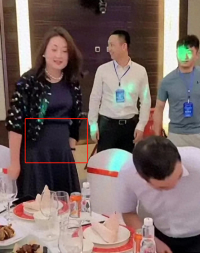 41岁娃哈哈千金宗馥莉：身家千亿却无人娶，身材走样成中年大妈