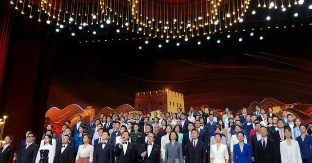 央视主持阵容完成“换血”，被弃用的主持人有哪些？