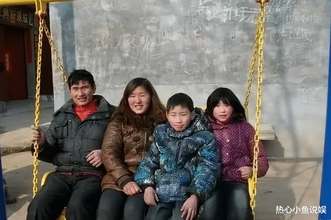 儿子离婚，签百万借条，身价不菲的大衣哥，终为没文化付出了代价