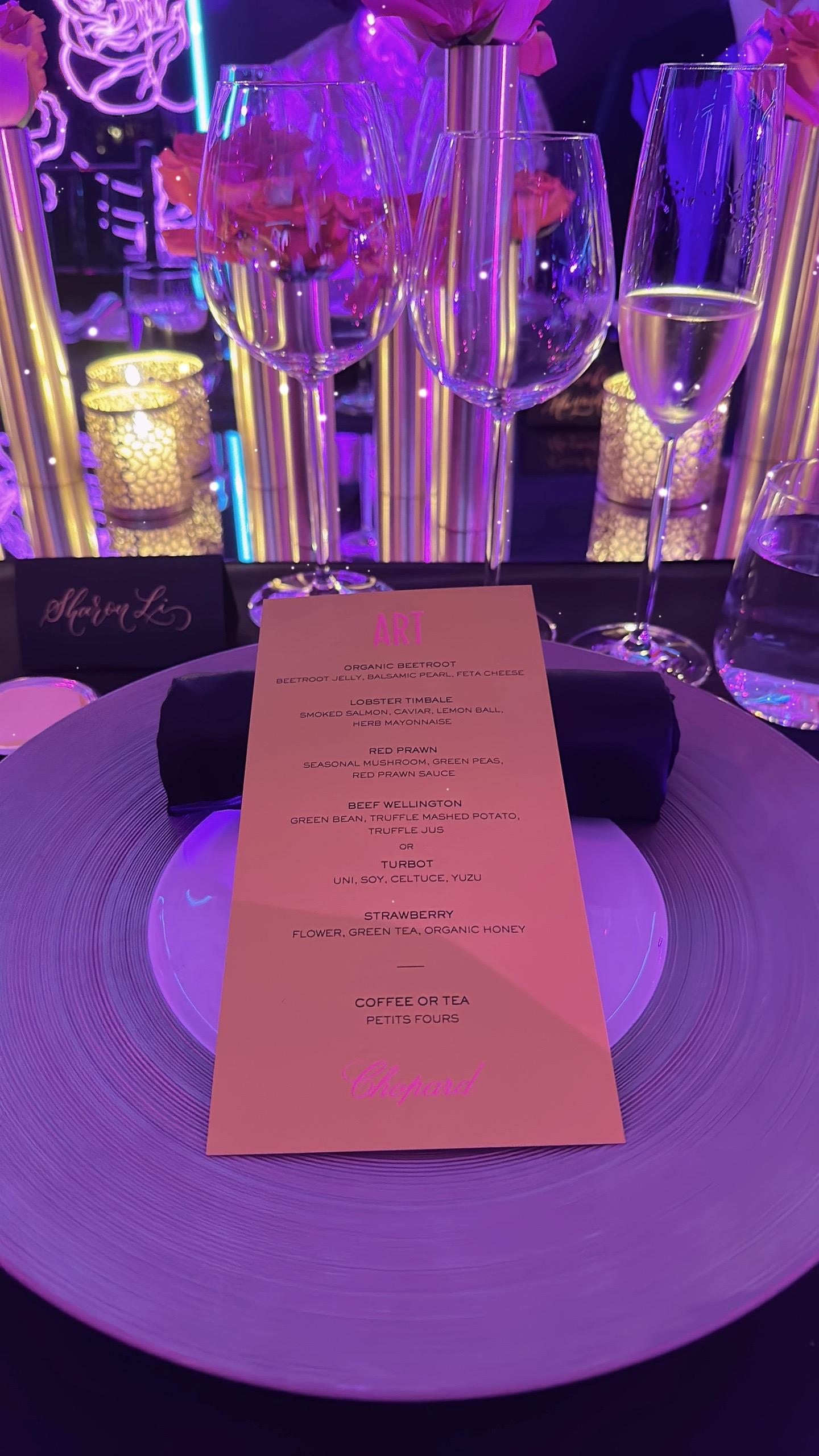 李湘带王诗龄出席奢华晚宴,大方分享前夫王岳伦和女儿亲密合影