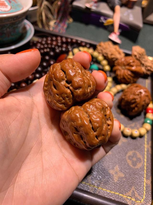 文玩核桃：盘玩与保养，让你爱不释手