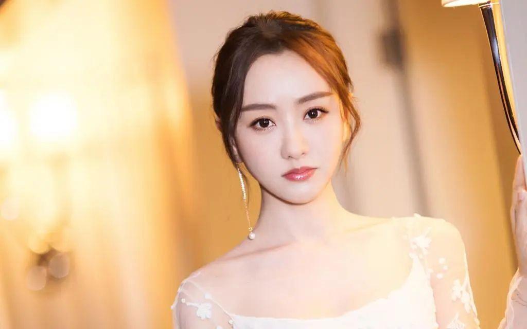 她是娱乐圈“最懒女星”,拍戏当兼职,颁奖懒得去,戏却接到手软