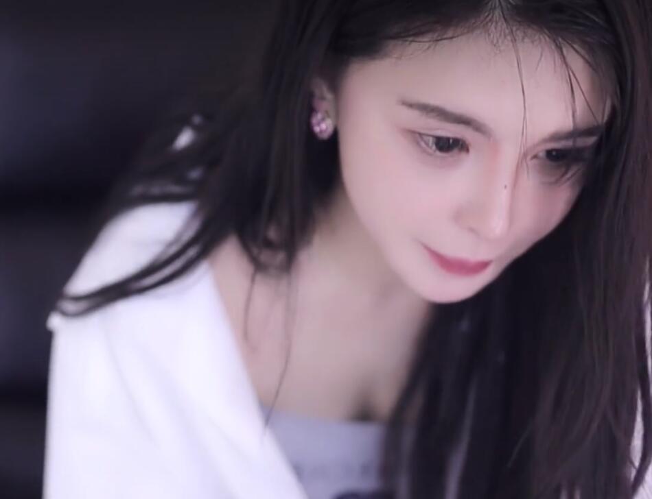 斗鱼|斗鱼舞蹈一姐直播间爆料职业选手大瓜,有人想要睡她