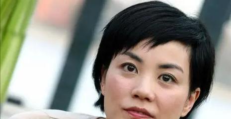 胡歌|王菲：两婚两离两孩子，和谢霆锋分分合合，53岁究竟哪来的底气？