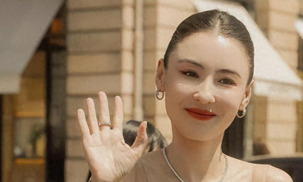 张柏芝癌晚期照疑似曝光儿子早已被前夫带走, 三胎儿子却不知去向！