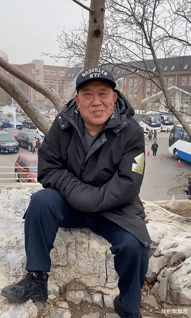 豆瓣|杜旭东:帮离异的女儿养孩子,用亲情温暖继母,风光背后全是眼泪