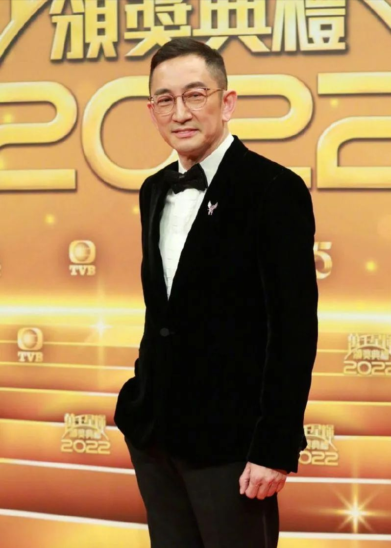 好久不见！前TVB男星回巢拍新剧似回家，力捧小花饰演他女儿