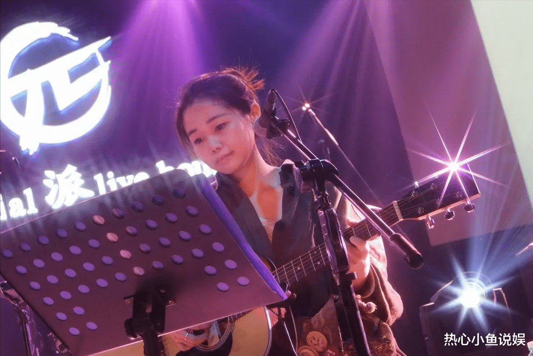 民谣界“女流氓”,歌词粗俗多次抄袭,如今这般下场也活该!