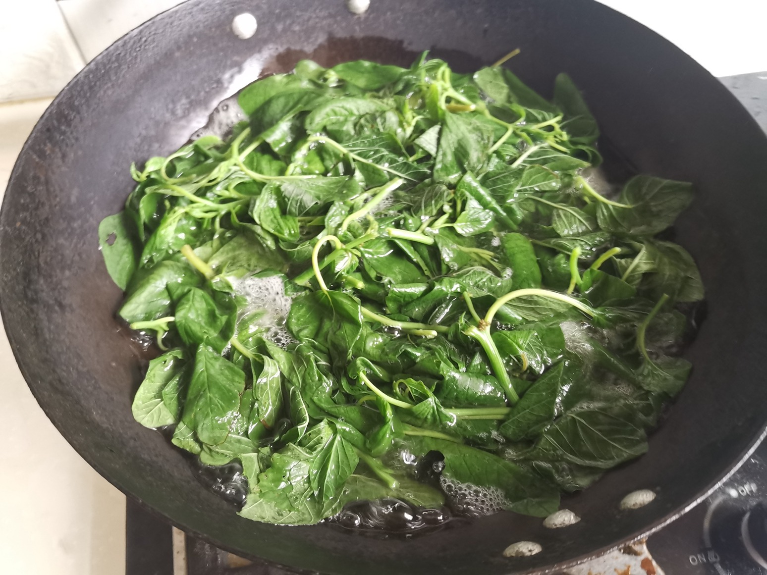 饺子|6月包饺子就用这个菜,比韭菜芹菜香,再不吃就老了