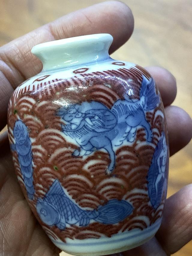 鼻烟壶|瓷器鉴赏①清代海八怪纹饰鼻烟壶