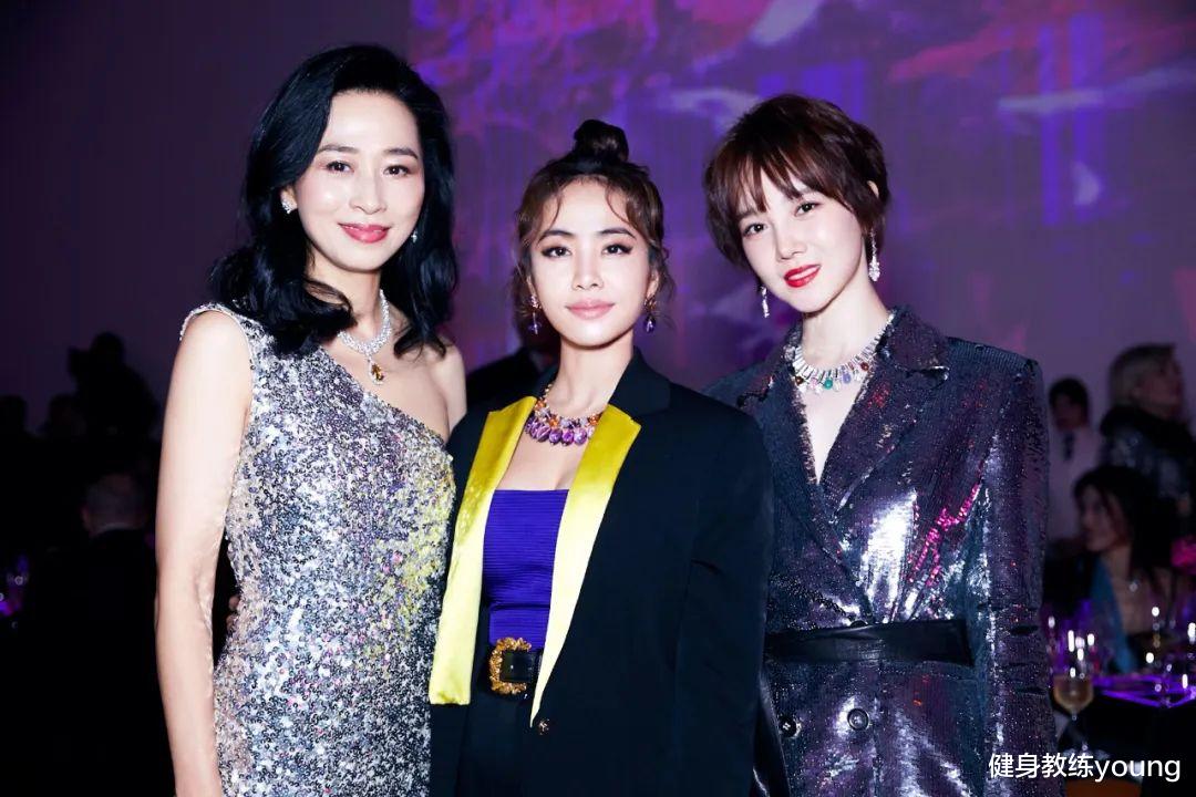 42岁蔡依林依然像24岁，她是怎么做到的？