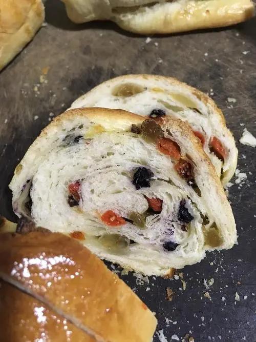 |枸杞国外被捧上天，枸杞面包卖到1000美元，老外：东方魔幻长寿果