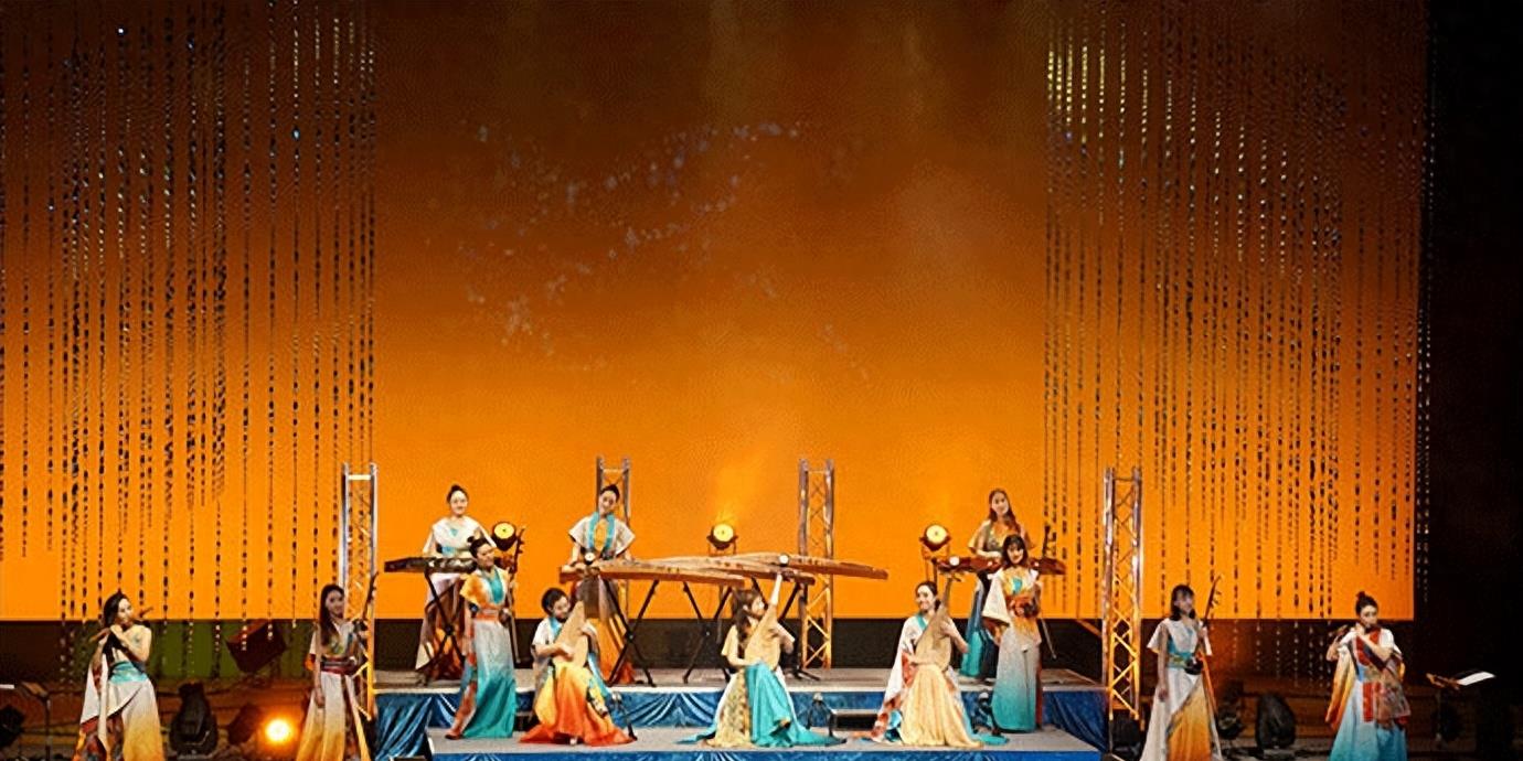 当年爆火的“女子十二乐坊”，放弃中国到日本发展，如愿以偿了吗？