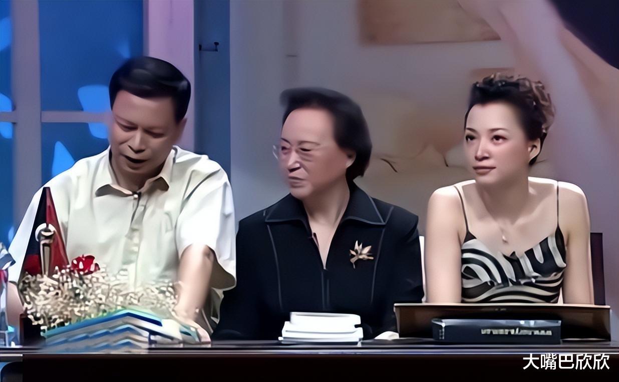 董卿|从央视一姐到“查无此人”,49岁的董卿,为何落到今天这个下场?