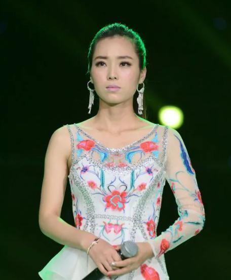 刀郎不再隐瞒,坦白与云朵的真实关系,原来我们都被骗了