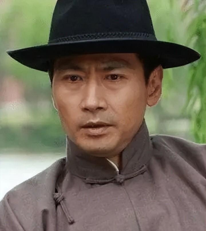 陆剑民|出道31年不温不火，老婆却靠一首歌吃了30年，如今成春晚常客