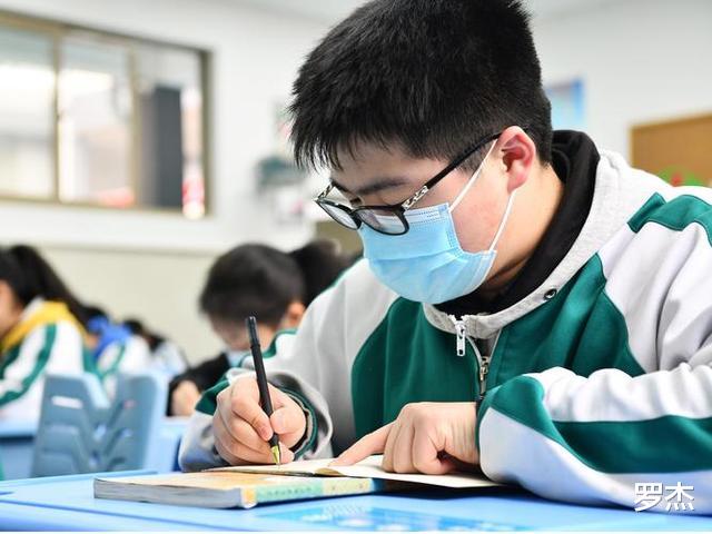 中考制度“大换血”,预计7月10日实行新政策,2024中学生有福了