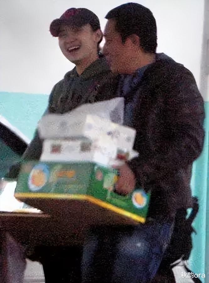 宋佳|演员宋佳：因事业放弃陈龙，因婚姻放弃张黎，今与黄少峰长厢厮守