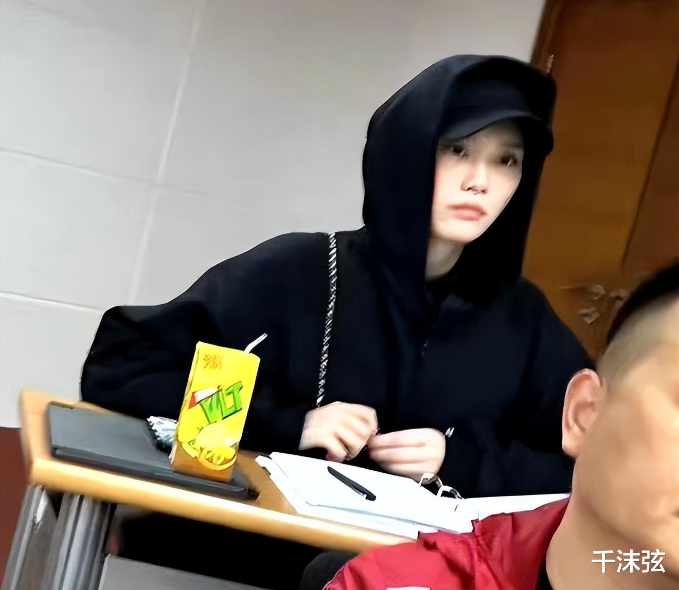 奚梦瑶|奚梦瑶生图被嘲很普通,黑眼圈重憔悴没精神,本人大方承认素颜丑