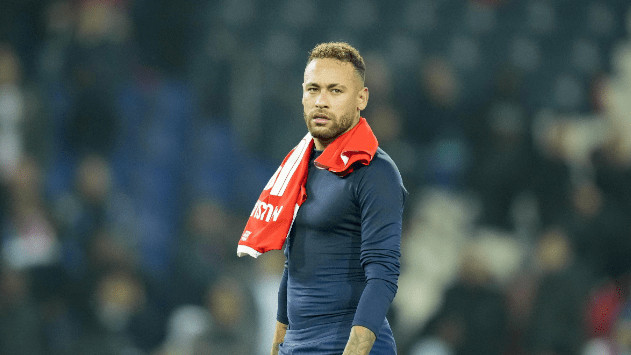 内马尔猛烈回应！巴萨误判致球迷失望，职业生涯或再掀巅峰