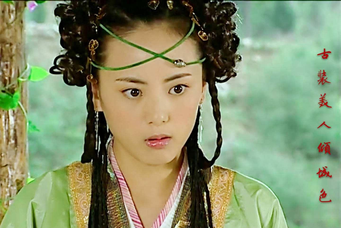 她甘心退圈做家庭主妇，却被演员丈夫抛弃，今44岁为了儿子保持单身