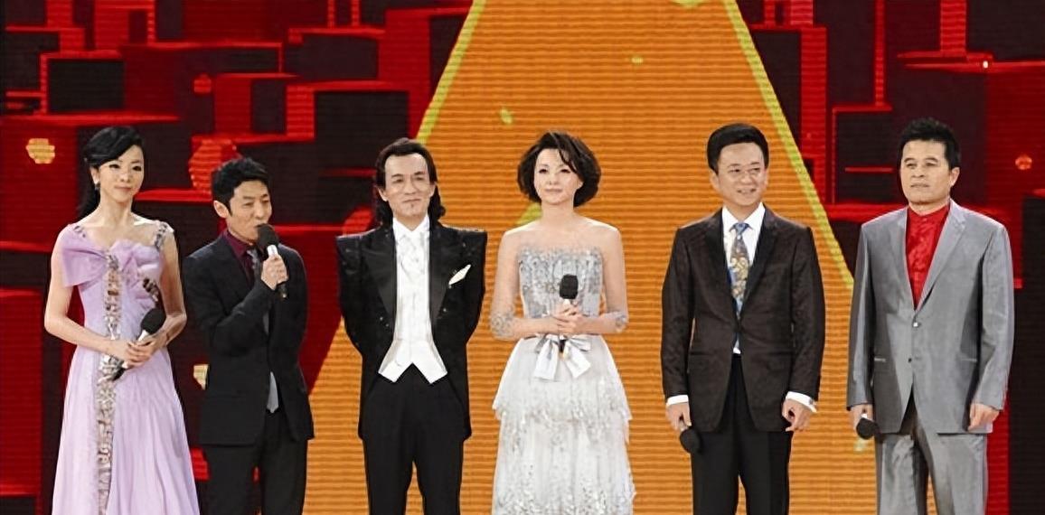 央视主持李思思官宣离职！一句话透露真实原因，更多细节被扒出