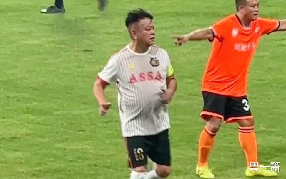 香港明星足球队八大元老现身贵阳,最年轻的60岁,年纪最大的77岁