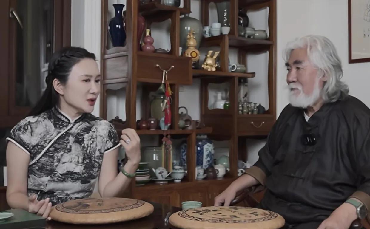 下一个马蓉？导演张纪中发视频批评妻子，将上百万茶叶泡给司机喝