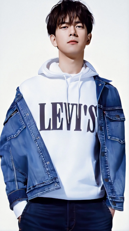 李现绯闻风波再现，女方黑料被扒，回应逼宫：他父母劝我们在一起