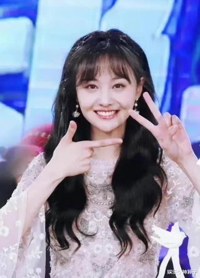 郑爽|娱乐圈前顶流女艺人的瓜,欺骗利用粉丝,以往形象全靠演?