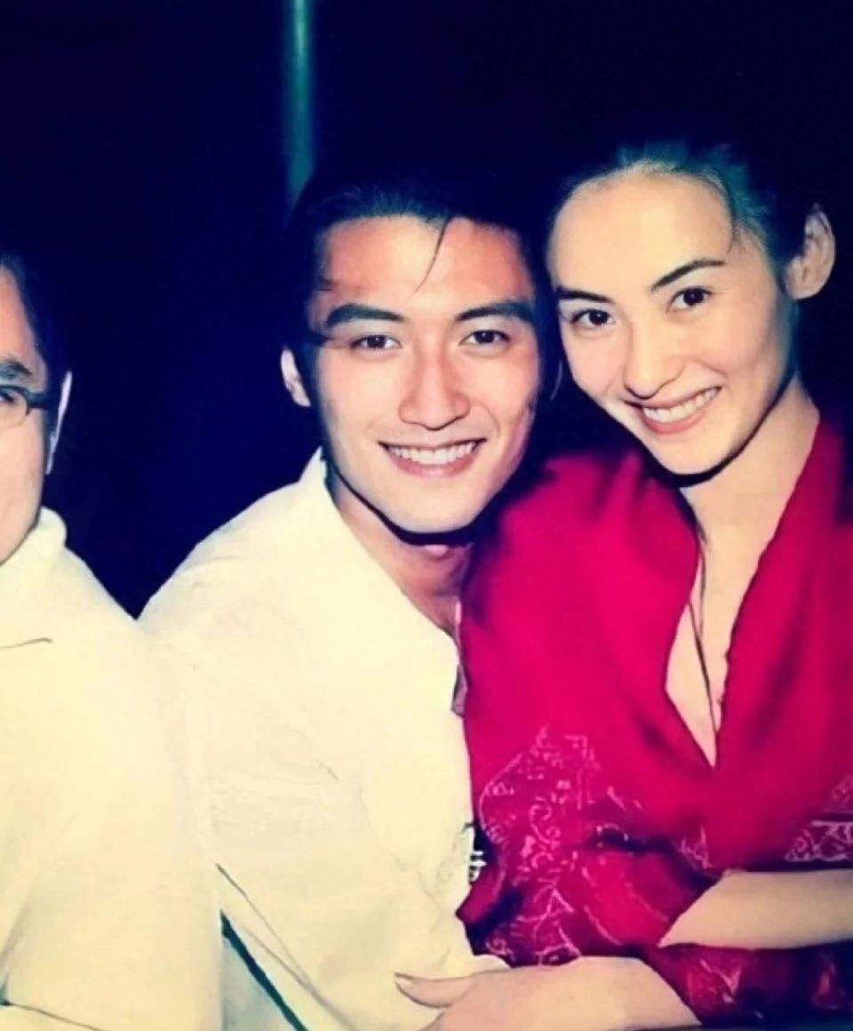 “陈小春与张柏芝的曼谷回忆:友谊与爱情的界限“,是否清楚