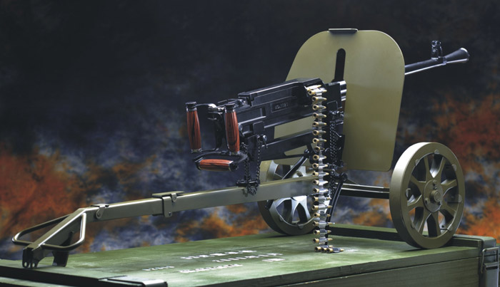 机枪两侧的小盾牌有什么用?它真能救命吗?为何取消后又加上?