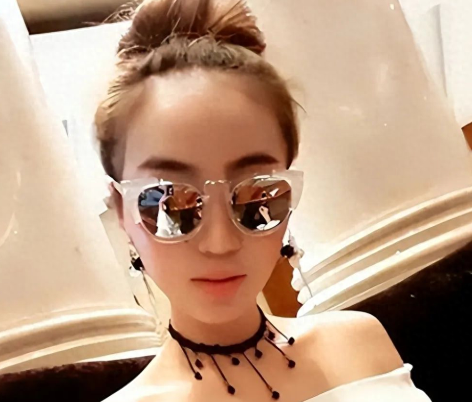 恒大歌舞团团长白珊珊被曝光：曾陪许家印应酬，如今下场令人唏嘘