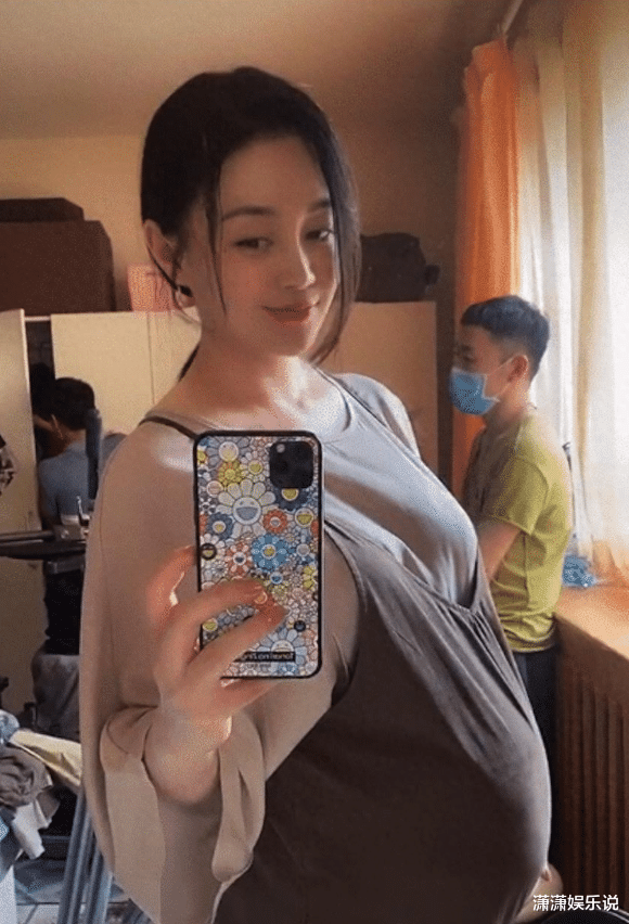 赵本山徒弟关婷娜竟怀孕了?孕肚照片曝光,引发网友轰动!