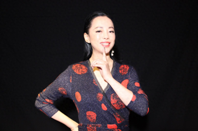 黄绮珊变化大引发关注！医美后龅牙消失了，瘦下来很像20岁少女