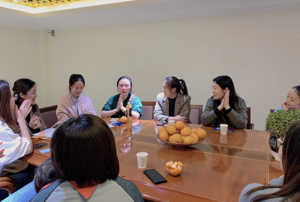 张昊宁妈妈疑似闹剧!骗流量讲故事抹黑家委会,遭曝光到处投诉