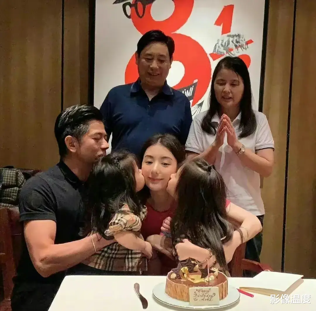 57岁郭富城赛马夺冠:获百万奖金与36岁妻子庆祝,59岁岳父现身引关注