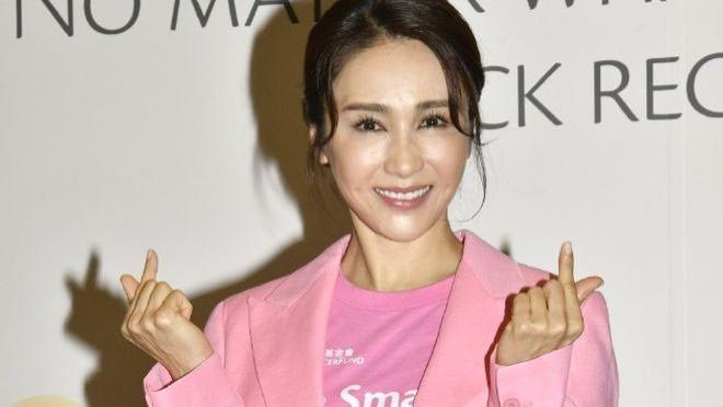 51岁黎姿冻龄有术却被吐槽，曾识人不清不愿女儿太早拍拖：越迟越好