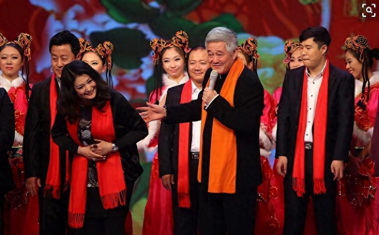 贾冰为何突然不“红”了？看看他干过的事，就不足为奇了