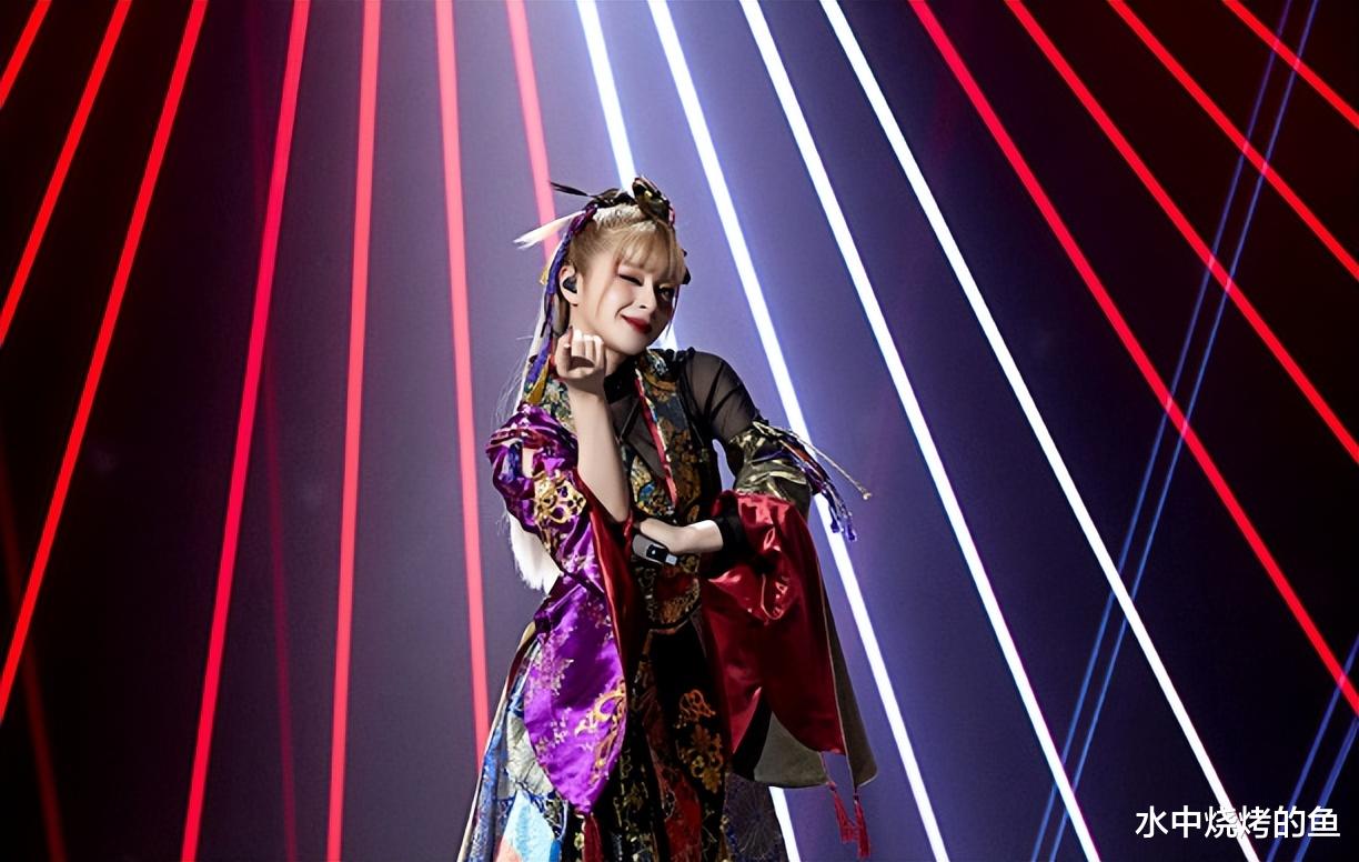 浪姐4|《浪姐4》首播3大槽点明显,初舞台水平参差不齐,真人秀一团和气缺爆点,节目拜高踩低太明显