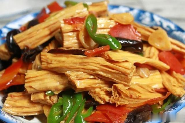 |除夕夜餐桌上必备的4道菜,个个都寓意丰富,提前学会过年安排上