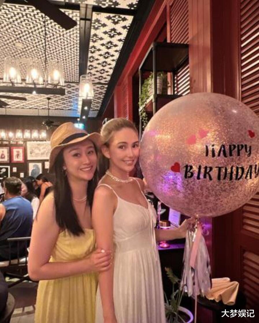 周杰伦3儿女“最新近照曝光”!Romeo海上伸手护母姐,昆凌夫妻放闪