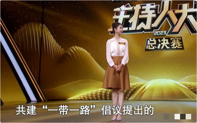 这一夜,央视全体选手的“失控”,成了提词器主持人的“教科书”