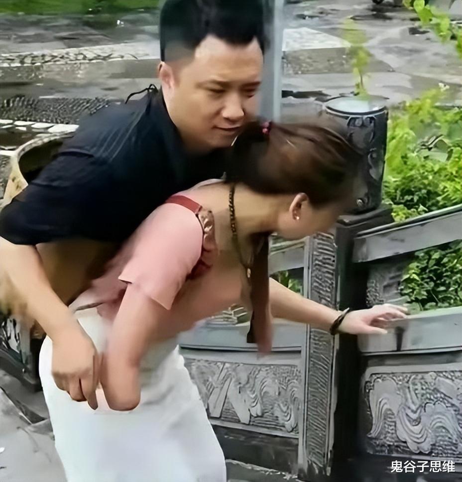 网红“连体夫妻”：无腿丈夫劈腿女粉丝，独臂妻带娃离开后怎样了