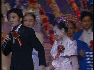 5位忘记“拉窗帘”,一夜星途尽毁的明星,每个都令人意外!