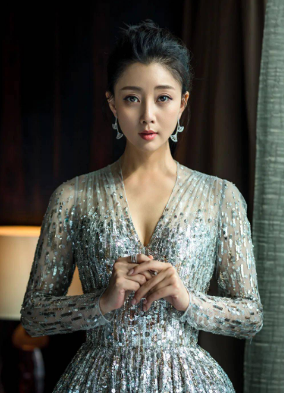 殷桃：45岁了还单身，我妈说我出家得了