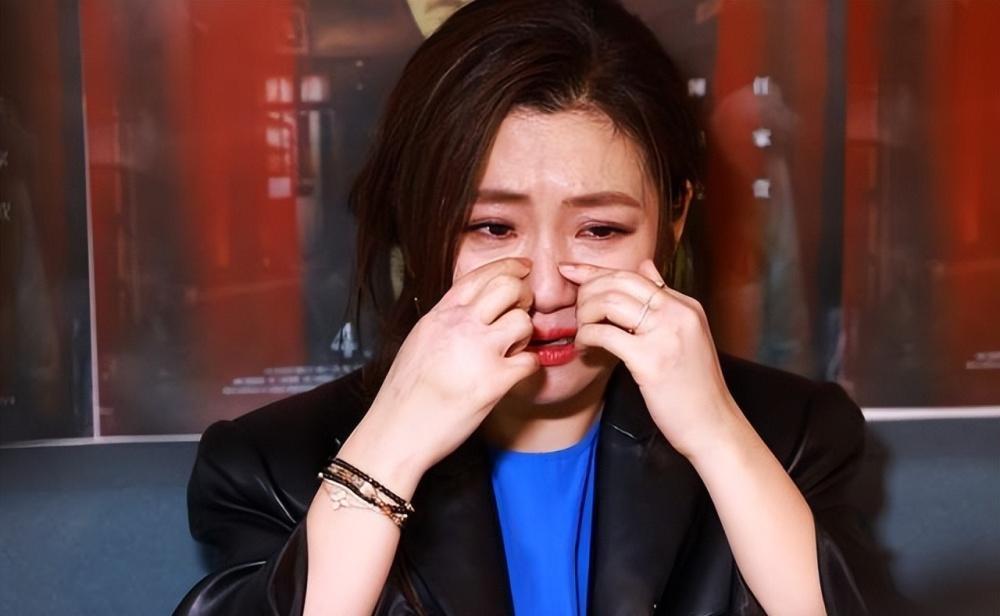 Selina|Selina前脚官宣怀孕，后脚被曝恋爱至今未领证！